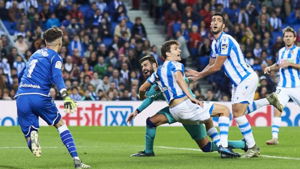 Busquets: I don't know why VAR didn't look at Pique's penalty claims - Bóng Đá