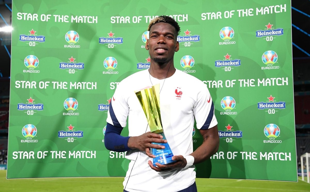 Học theo Ronaldo, Pogba khiến  - Bóng Đá