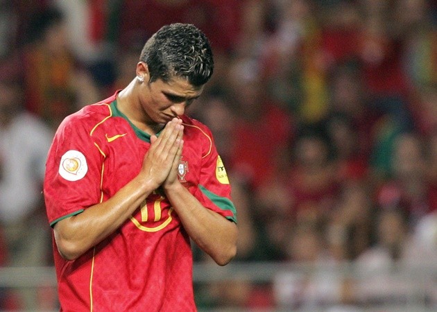 1 đến 101: Hành trình của CR7 từ 'gã màu mè' vươn tới đỉnh cao ở BĐN - Bóng Đá