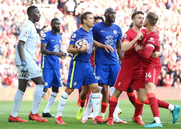 Màn xô xát giữa Mendy và Henderson - Bóng Đá