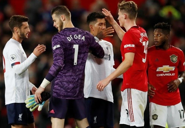 Fan M.U thuê máy bay đòi đuổi Woodward - Bóng Đá
