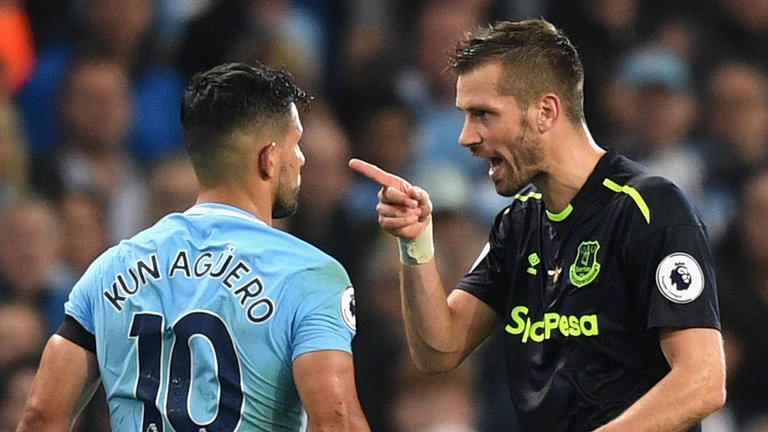 Pep Guardiola locked himself in his office after drawing with Everton in worst moment of his time in charge of Manchester City - Bóng Đá