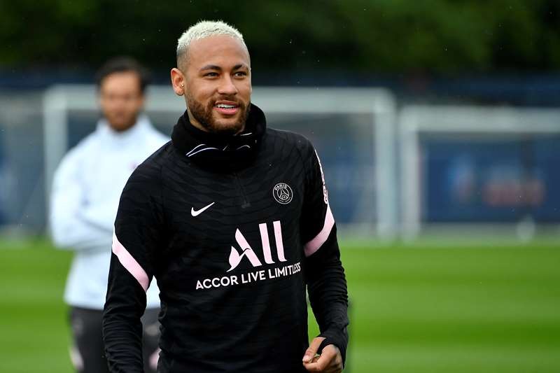 Thái độ của Neymar khi Messi gia nhập PSG - Bóng Đá