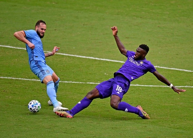 Manchester United to check out Nigeria-eligible striker on Friday ahead of possible move - Bóng Đá