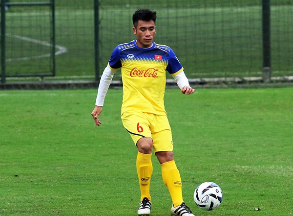 Tấn Sinh chấn thương, ai sẽ đá trung vệ cho U22 Việt Nam trong trận gặp Lào? - Bóng Đá