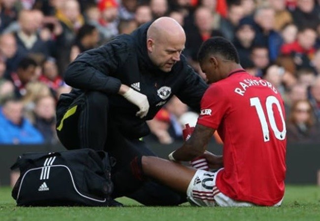 Hành động của Rashford khiến fan MU lo lắng - Bóng Đá