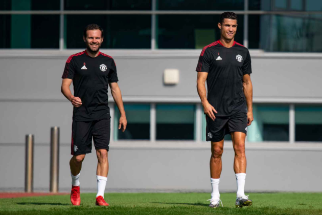 hình Ronaldo tập với Man Utd - Bóng Đá
