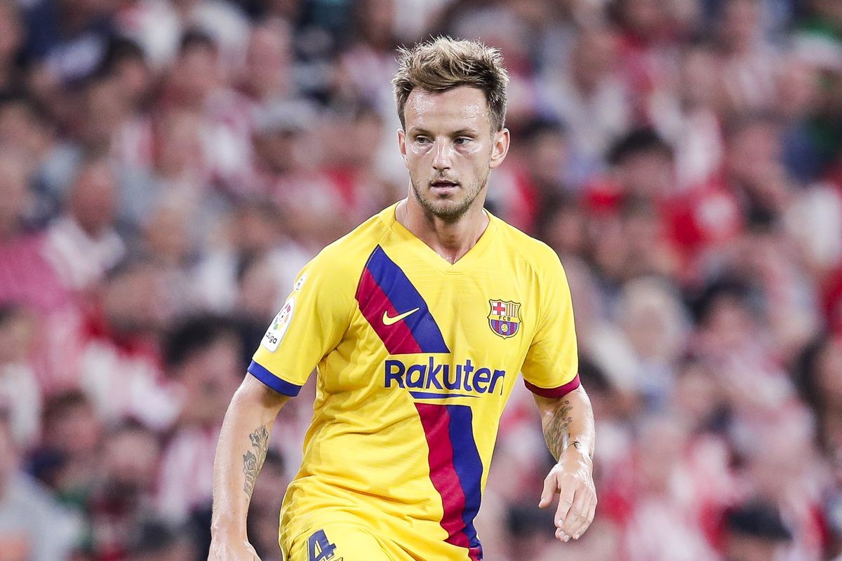 Juventus continues to monitor Barcelona midfielder - Bóng Đá