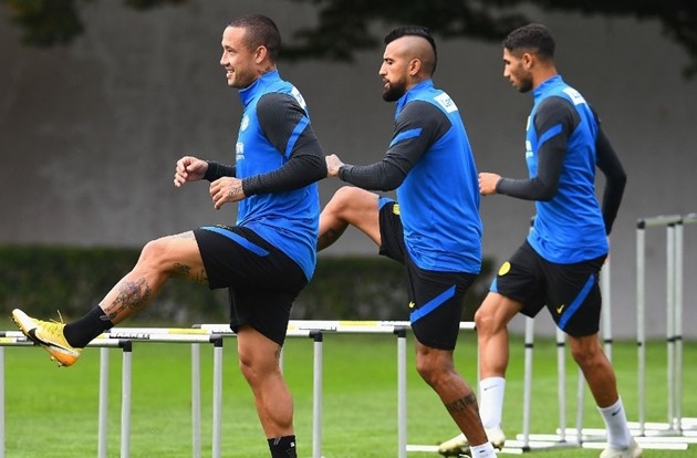 Inter Milan trình làng cặp đôi 