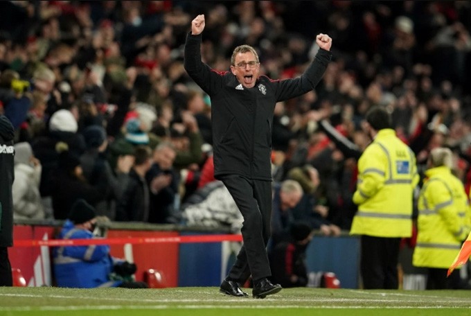 Rangnick ôm Martial sau trận - Bóng Đá