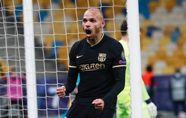 Sau Suarez, Koeman đang 