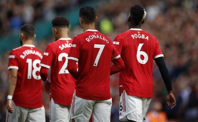 Nani: Ronaldo needs energy from Pogba and Fernandes behind him - Bóng Đá