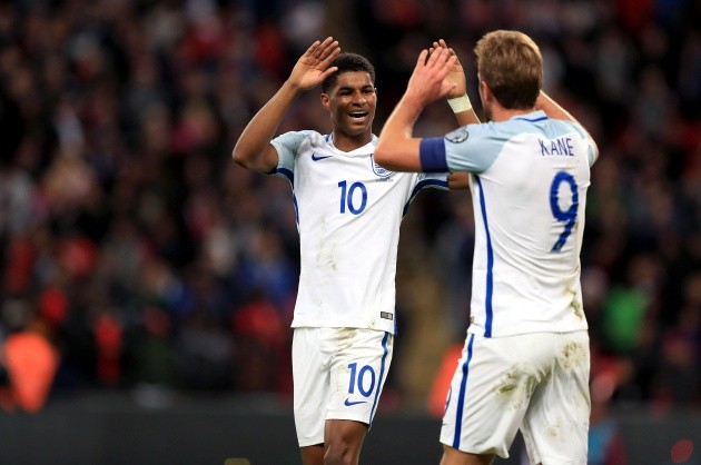 Man Utd, không nhanh ký 