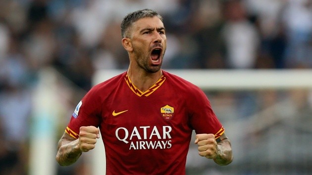 Inter will complete the signings of Aleksandar Kolarov (Roma), Arturo Vidal (Barcelona) and Matteo Darmian (Parma) this week, Corriere dello Sport report. - Bóng Đá