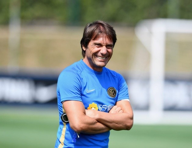 Inter will complete the signings of Aleksandar Kolarov (Roma), Arturo Vidal (Barcelona) and Matteo Darmian (Parma) this week, Corriere dello Sport report. - Bóng Đá