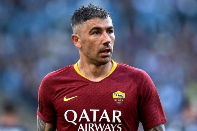 Inter will complete the signings of Aleksandar Kolarov (Roma), Arturo Vidal (Barcelona) and Matteo Darmian (Parma) this week, Corriere dello Sport report. - Bóng Đá