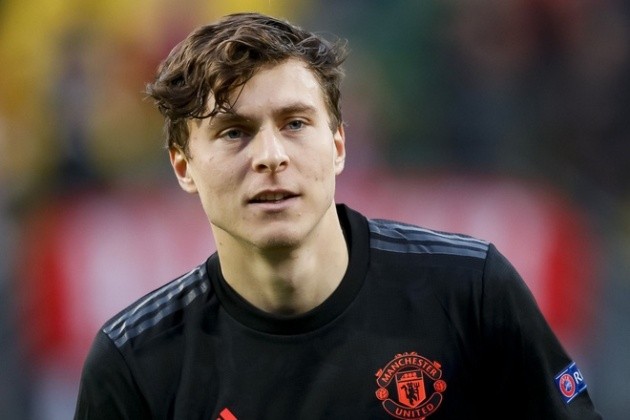 Đá tảng lĩnh ấn, Man Utd chứng kiến cuộc đua khốc liệt  - Bóng Đá