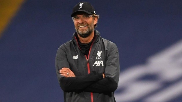 Jurgen Klopp could use one of three Liverpool midfielders to fill in at centre-back - Bóng Đá