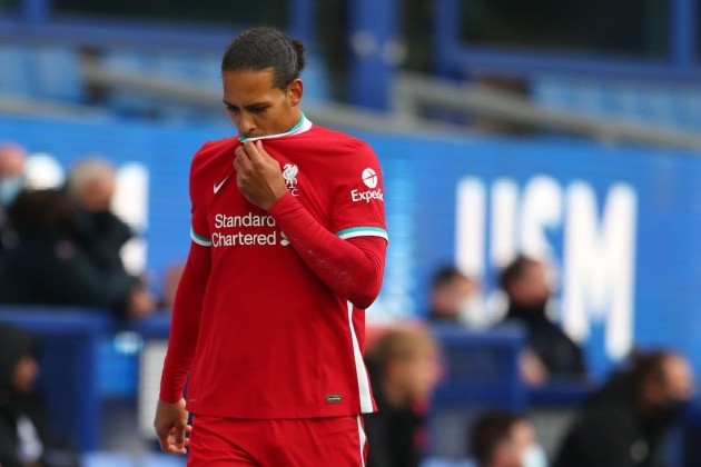 Jurgen Klopp could use one of three Liverpool midfielders to fill in at centre-back - Bóng Đá