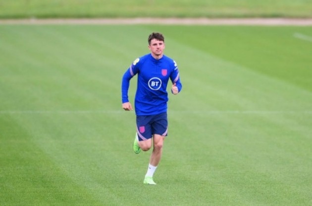 Jamie Redknapp tips England to recall Chelsea midfielder Mason Mount for Euro 2020 quarter-final - Bóng Đá