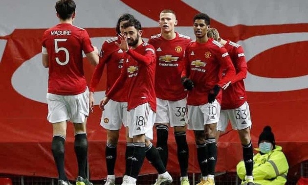 Mãi lo giữ Bruno, Man Utd coi chừng mất 