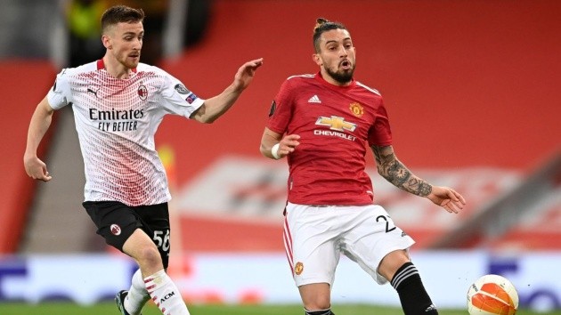 Khiến Milan ôm hận, 