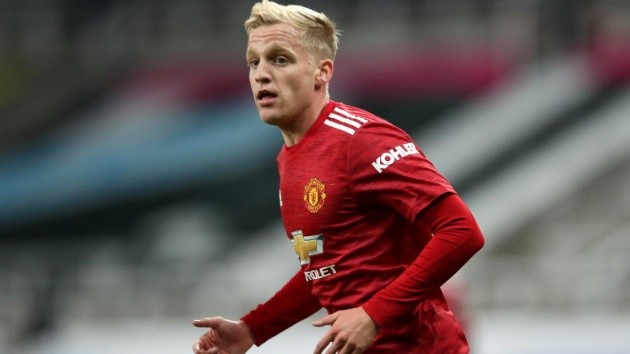 Borussia Dortmund happy with Manchester United swap deal involving Donny van de Beek - Bóng Đá