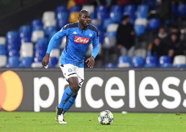 5 ngôi sao phòng ngự khuấy đảo Châu Âu: 