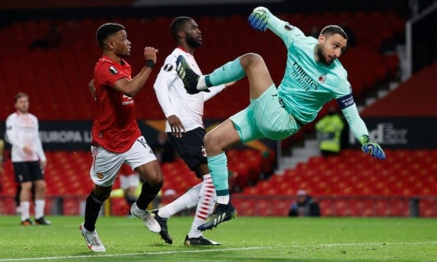 Khiến Milan ôm hận, 