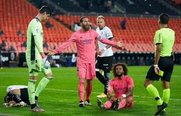 The Real Madrid dressing room didn't like Zidane's choice of line-up - Bóng Đá
