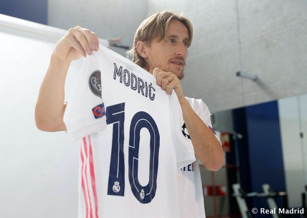 Behind the scenes of Real Madrid's 2020/21 team photo - Bóng Đá