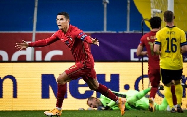 Reports from Portugal that Cristiano Ronaldo has proposed to Georgina Rodriguez - Bóng Đá