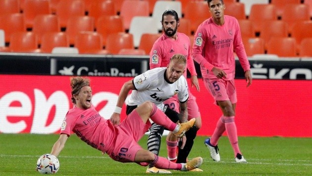 Đại bại trước Valencia, Real của Zidane bộc lộ 3 