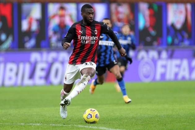 AC Milan head coach Stefano Pioli has seemingly confirmed the club’s intention to buy Fikayo Tomori from Chelsea on a permanent deal. - Bóng Đá