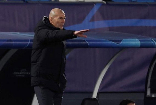 Real thắng Gladbach, 3 