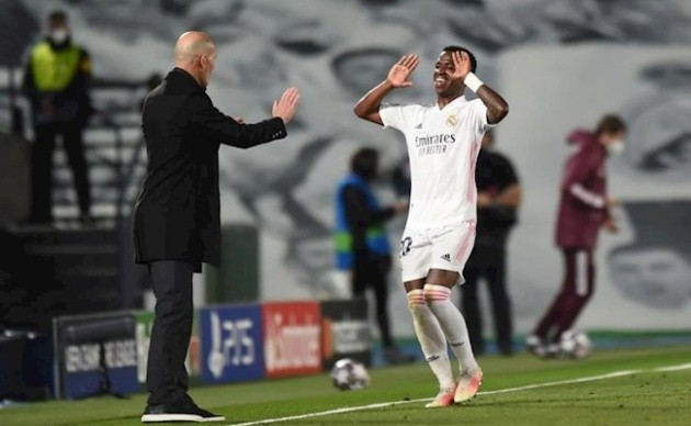 Hazard sa lầy, thật may vì Zidane vẫn có 