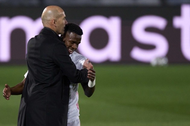 Hazard sa lầy, thật may vì Zidane vẫn có 