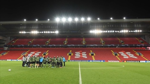 Napoli tập tại Anfield - Bóng Đá