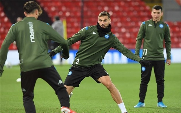 Napoli tập tại Anfield - Bóng Đá
