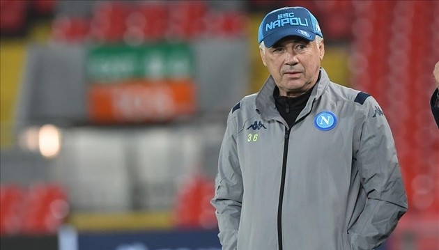 Napoli tập tại Anfield - Bóng Đá