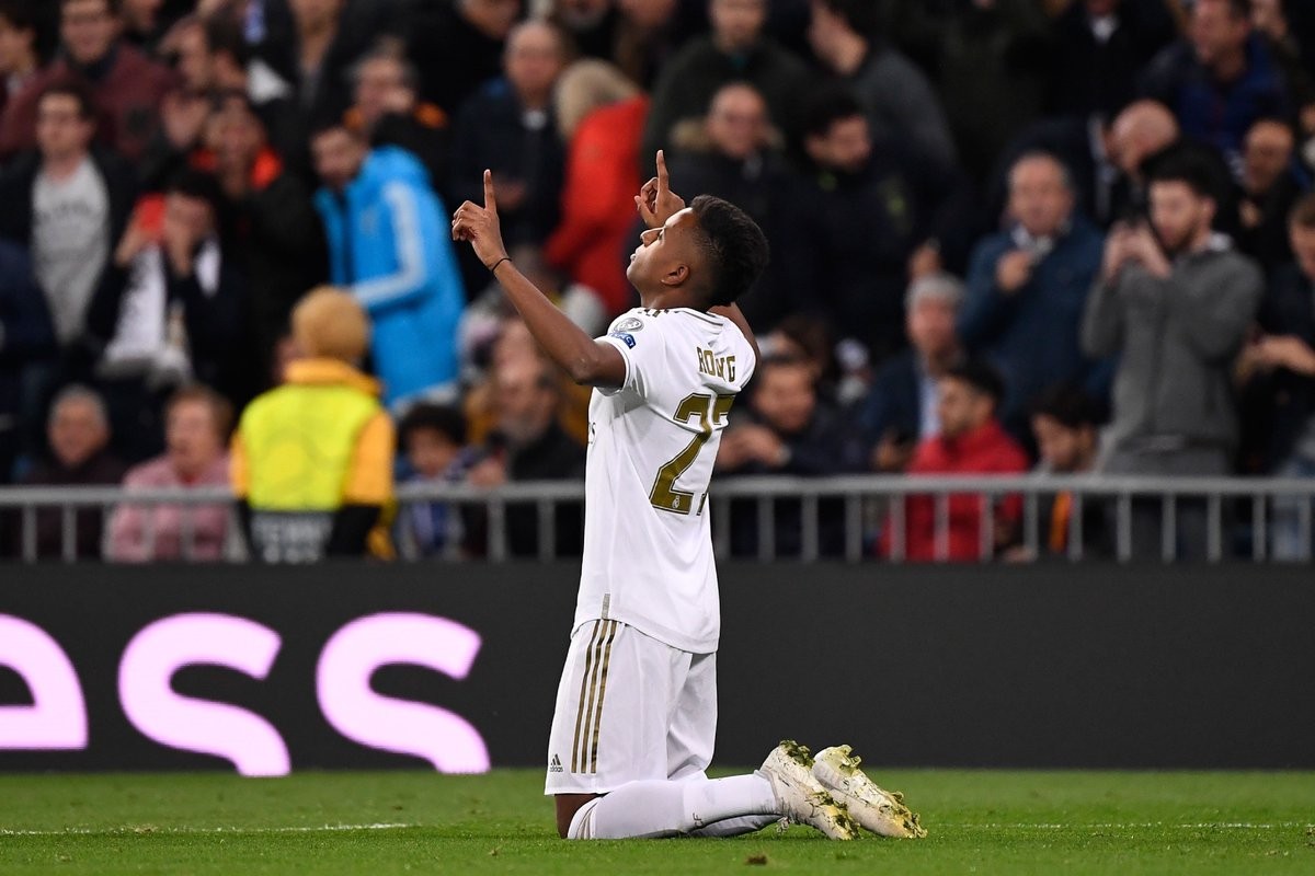 Bùng nổ Champions League với thống kê ghi bàn 'vô tiền khoáng hậu' - Bóng Đá