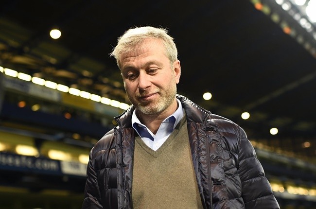 Ăn mừng đặc biệt, 2 sao Leicester 'vỗ thẳng mặt' chủ tịch Chelsea - Bóng Đá