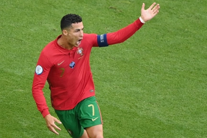 Sút tung lưới tuyển Đức, Ronaldo lập thêm cột mốc khủng - Bóng Đá