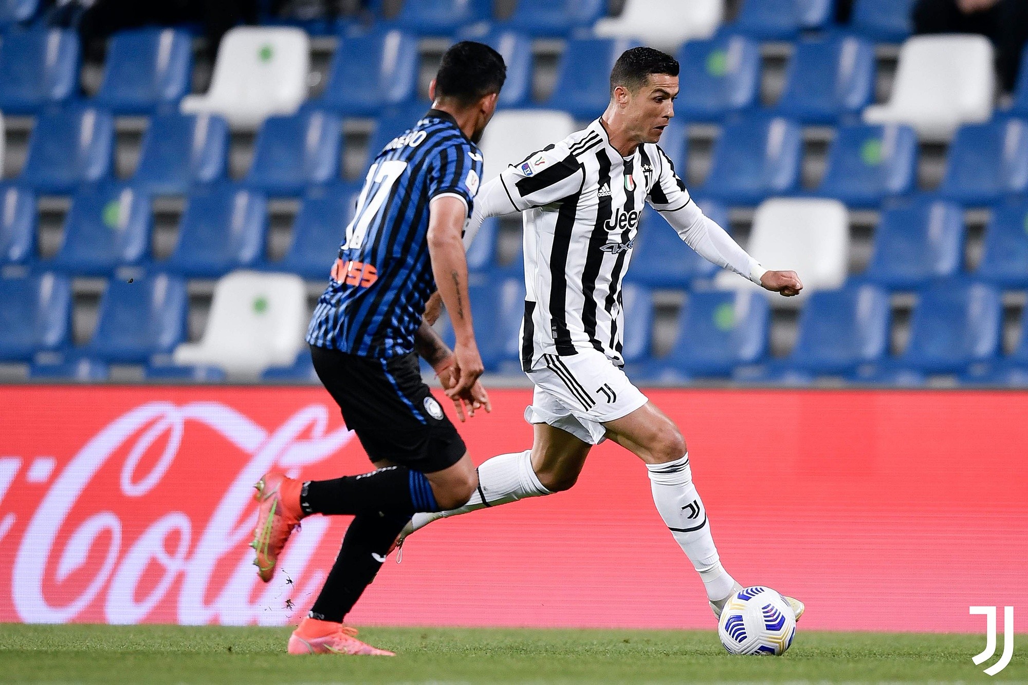 Lập kỷ lục vô tiền khoáng hậu, Ronaldo ăn mừng 