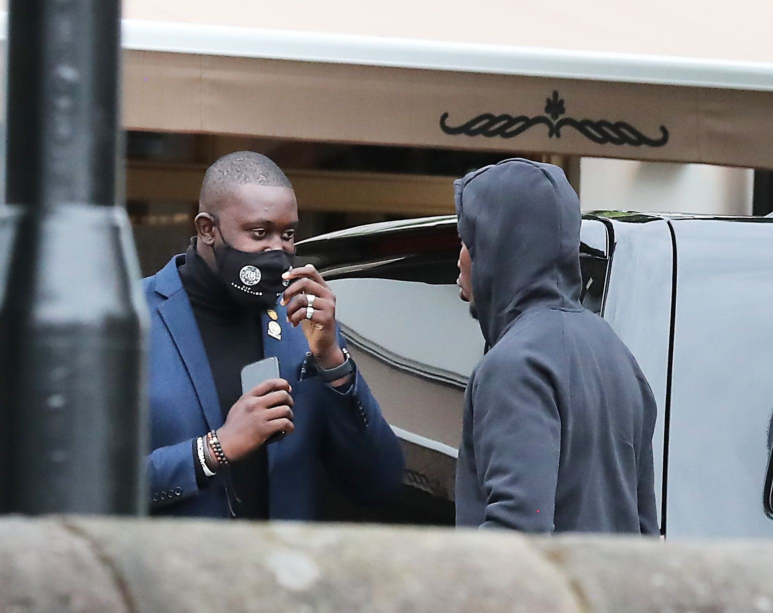 Cả đội M.U thả cửa sau sự cố, Pogba hành tung bí hiểm - Bóng Đá