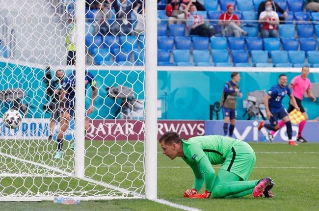 Cựu sao Arsenal là thủ môn xui xẻo nhất ở các trận ra quân tại EURO - Bóng Đá
