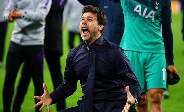 HLV Pochettino giơ ngón tay cái sau trận thắng - Bóng Đá