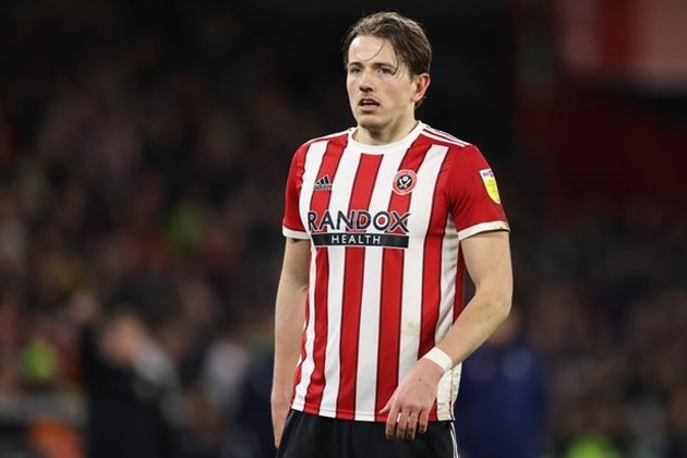 á gấp tuyến giữa, Liverpool nhắm 
