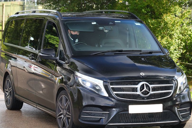 Raphaël Varane's vehicle arriving at Carrington today #mulive [men] - Bóng Đá