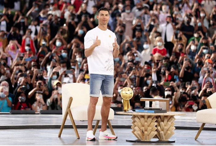 Ronaldo nhận giải thưởng ở Dubai - Bóng Đá
